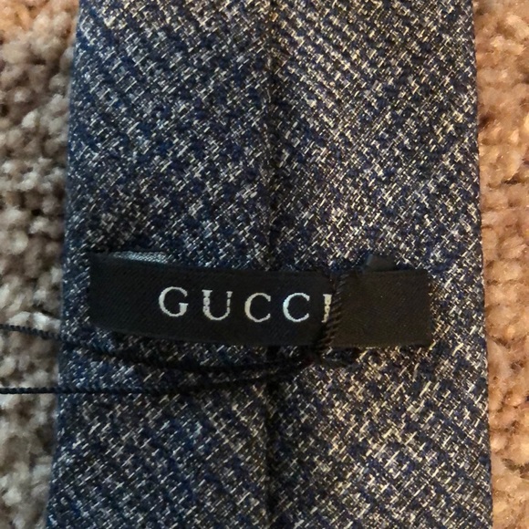 Beautiful Gucci Tie! - Picture 4 of 4